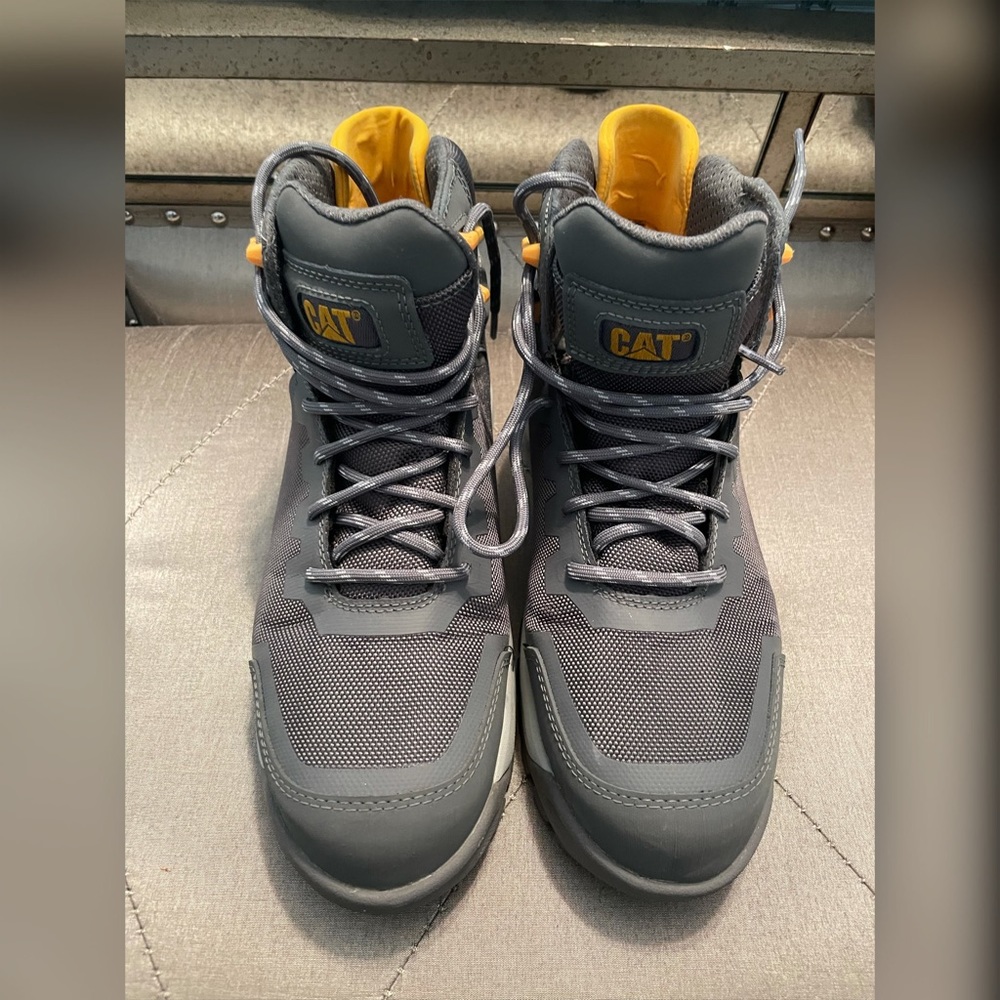 Caterpillar Women’s Steel Toe Boots sz 8